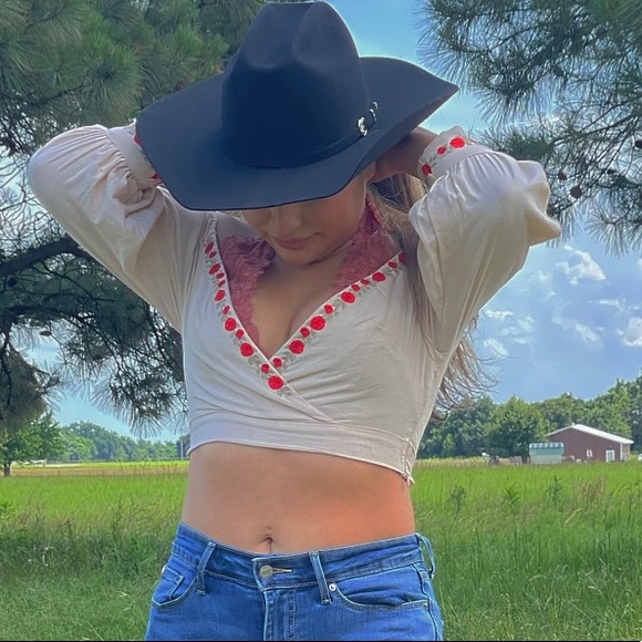 Top - Picture 1 of 2